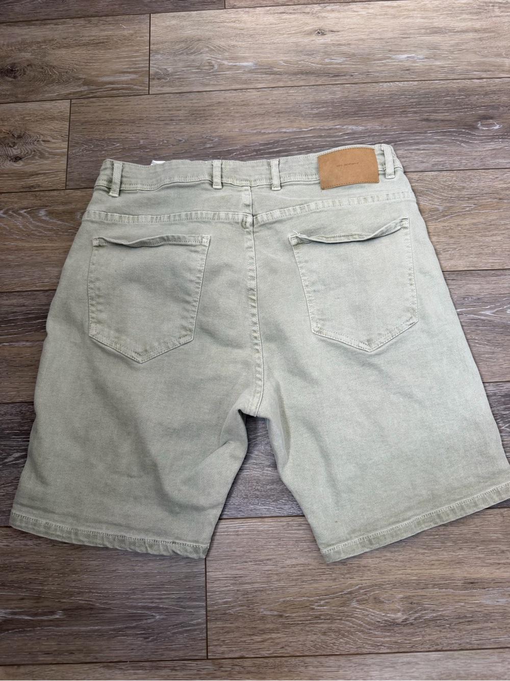 Zara Light Olive Green Flat Front Men's Shorts